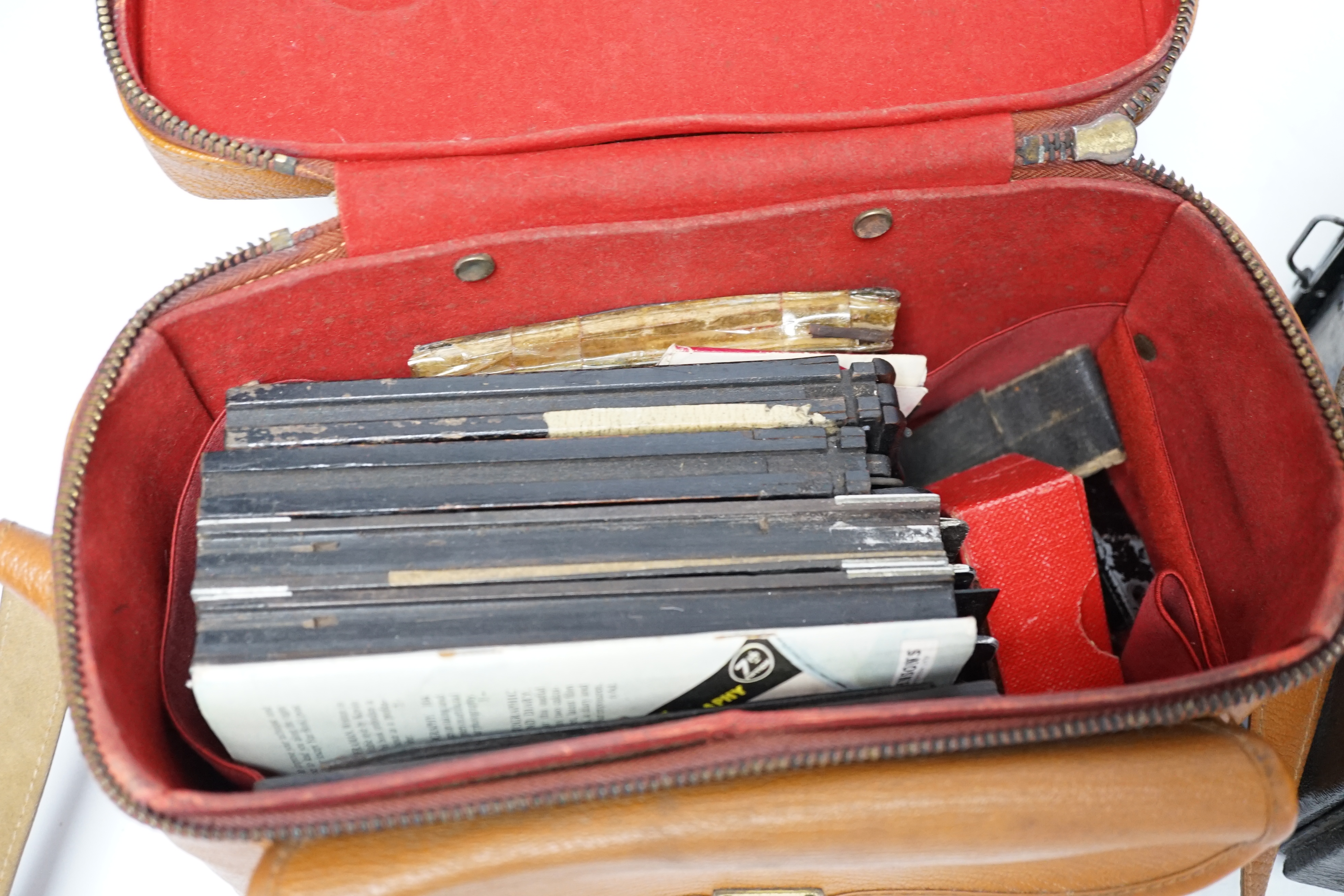 Folmer & Schwing auto Gratlex camera and plates